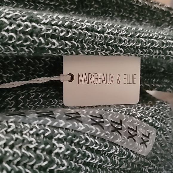 V-neck sweater - Picture 2 of 3